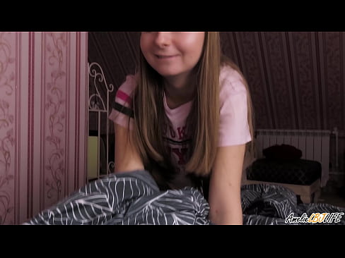 ❤️ Blondie ດູດ BFF ຂອງນາງຢ່າງເລິກເຊິ່ງແລະໄດ້ຮັບຄວາມຫມັ້ນຢູ່ໃນປາກຂອງນາງ ❌  ເພດ ຢູ່ຄອມ lo.pornodil.ru ❌️❤